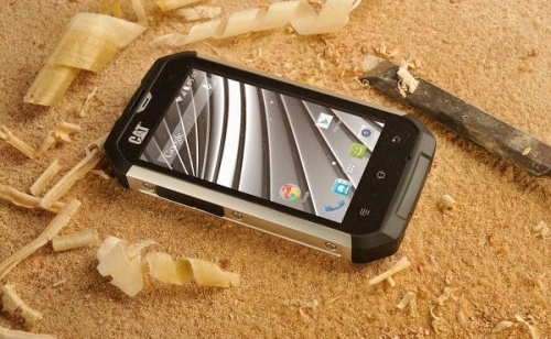 Caterpillar CatB15Q – защитен Android-смартфон