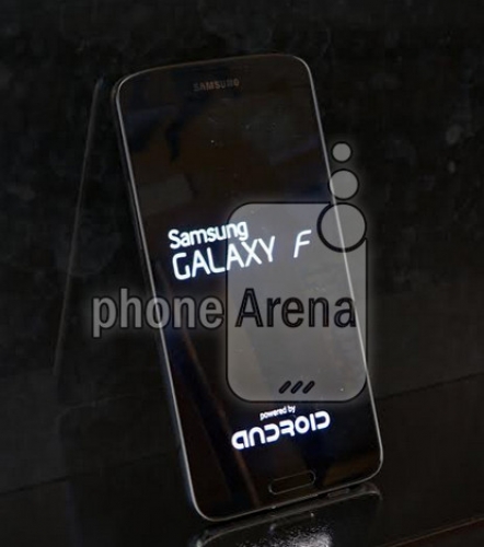 Премиум-флагманът Samsung GALAXY F на снимки