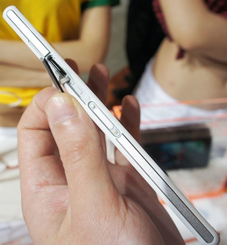 Mobile Asia Expo 2014: пластмасова версия на Sony Xperia Z2 за China Unicom