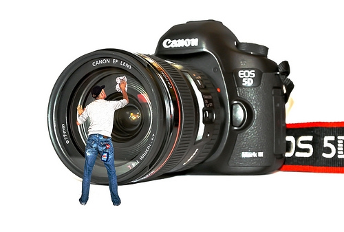 Видео  на Canon ни учи как да се грижим за фотографската си техника
