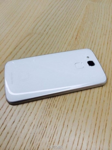 Huawei Honor 6 ще получи скенер на пръстовите отпечатъци