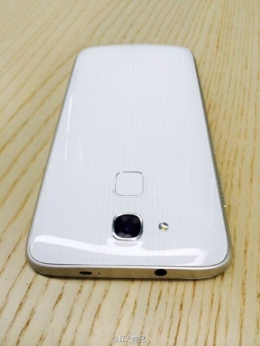 Huawei Honor 6 ще получи скенер на пръстовите отпечатъци