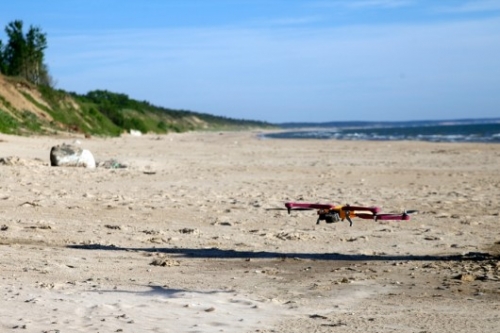Дронът AirDog ни следва и снима отвисоко