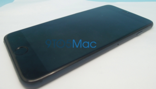 Рамо до рамо: снимки на двете версии на iPhone 6