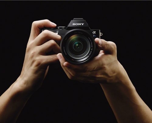 Sony A7s можел да се сравнява по качество със средноформатните апарати
