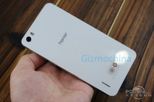 Huawei представи конкурента на Apple iPhone 5s и Samsung GALAXY S5
