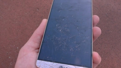 LG G3 се оказа много крехък (дроп-тест със снимки и видео)