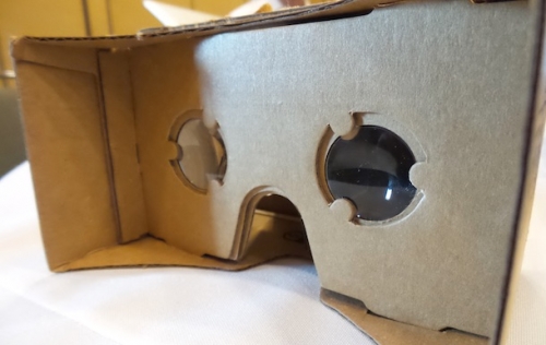 Cardboard – високотехнологичен хумор от Google
