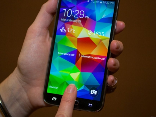 Samsung има затруднения при производството на GALAXY S5