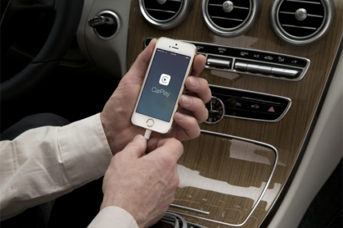 Mercedes-Benz представи новия Apple CarPlay интерфейс в своите автомобили от C клас