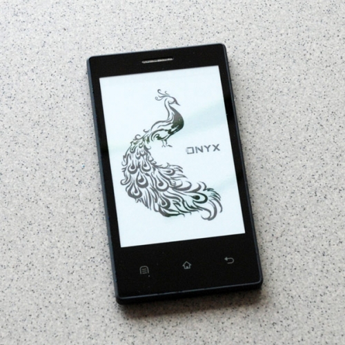 Onyx Midia InkPhone – полски смартфон с екран E-Ink