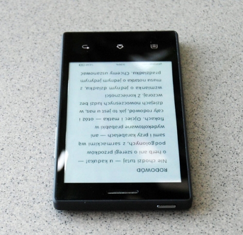 Onyx Midia InkPhone – полски смартфон с екран E-Ink