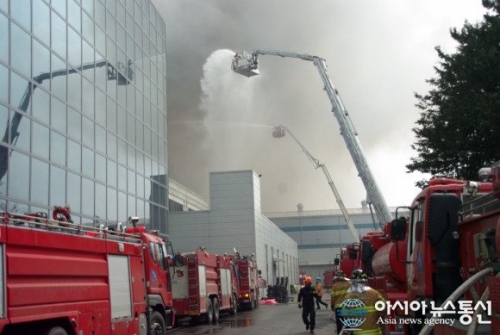 Изгоря завод за производство на платки за Galaxy S5
