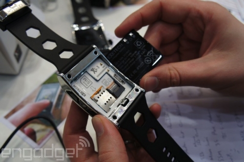 CeBIT 2014: Exetech XS-3 – пълноценен смартфон с дизайн на часовник