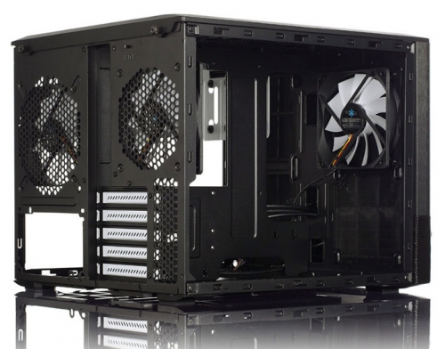 Анонсираха доставките на двусекционния корпус Fractal Design Node 804