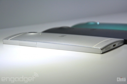 IUNI U2 – реален конкурент на Xiaomi Mi3
