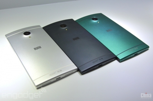 IUNI U2 – реален конкурент на Xiaomi Mi3