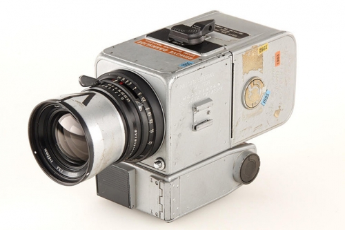 Посетилият Луната фотоапарат Hasselblad 500 бе продаден за 0 000