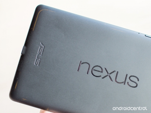 Калъфът Nexus 7 Folio обезцветявал гърба на таблета