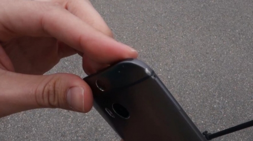 Дроп-тест на HTC One (M8): може да издържа половин час под вода, но е много лесен за надраскване