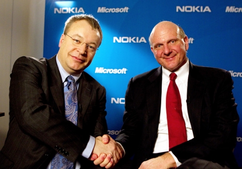 Регулатори забавят сделката между Microsoft и Nokia