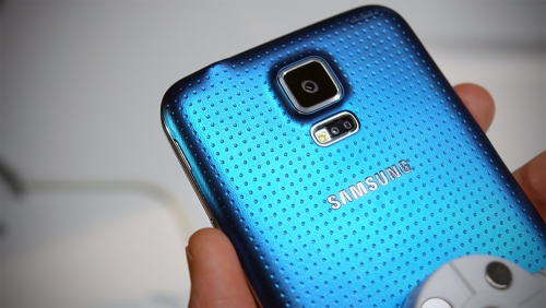 Въпреки забраната Galaxy S5 вече се продава в Корея
