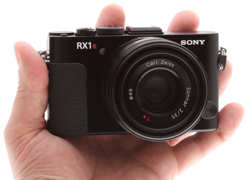 Sony RX2 ще използва ново поколение извита матрица