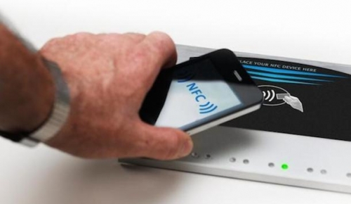 Apple ще оборудва iPhone 6 с NFC технологията