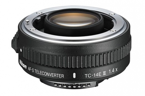 Nikon представиха обновена версия на 400-милиметровия си телеобектив