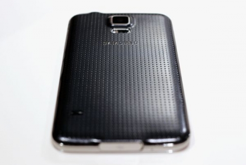 Samsung Galaxy S5 Prime ще тегли със скорост 225Mbps