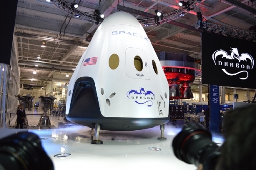 Новият космически кораб на SpaceX ще се приземява с точността на хеликоптер