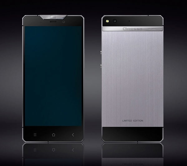 Смартфонът Gresso Regal R1 с титаниев корпус е пуснат в лимитирана серия от 999 бройки