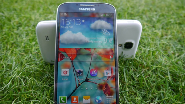 Samsung Galaxy S4 ще получи ъпдейт до Lollipop в началото на 2015 г.