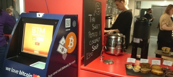 Google инсталира в Лондон Bitcoin банкомат
