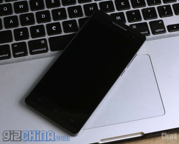 Реални фотографии и основни технически параметри на смартфона JiaYu F2