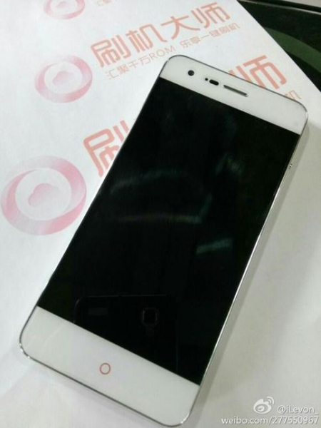 Първи снимки на безрамковия ZTE Nubia Z9