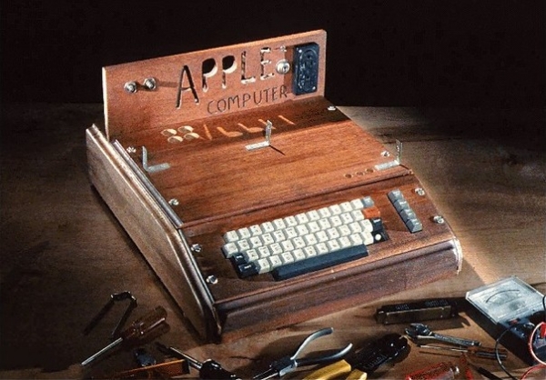Ентусиаст създаде от нулата работещо копие на Apple 1