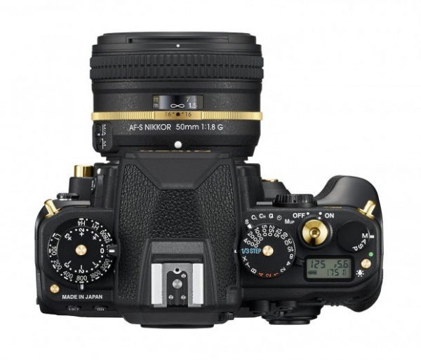 В Япония обявиха цифровия фотоапарат Nikon Df Gold Edition