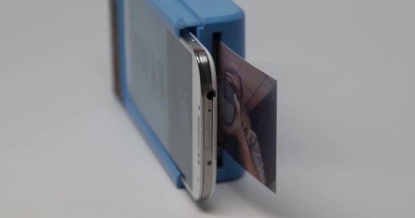 Калъфът Prynt превръща смартфона в портативен фотопринтер