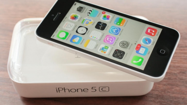 Apple ще спре производството на iPhone 5C догодина