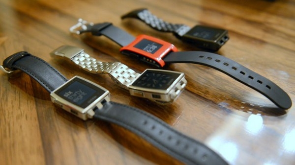 Pebble намали цените на часовника си до 0 и 0 за обичайната и металната версия