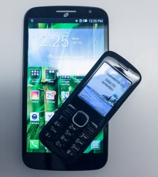 Alcatel Pop Mega се продава заедно с компаньона Buddy