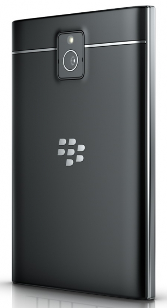 BlackBerry светкавично разпродаде и втората партида Passport
