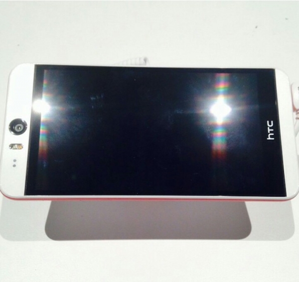 HTC Desire Eye – първият смартфон на HTC с предна 13 МП камера
