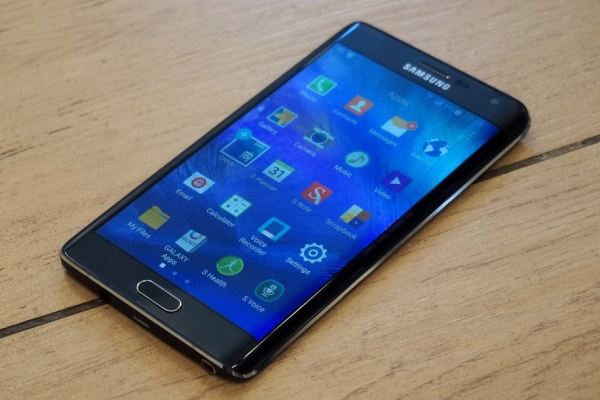 Samsung GALAXY Note Edge вече е на пазара