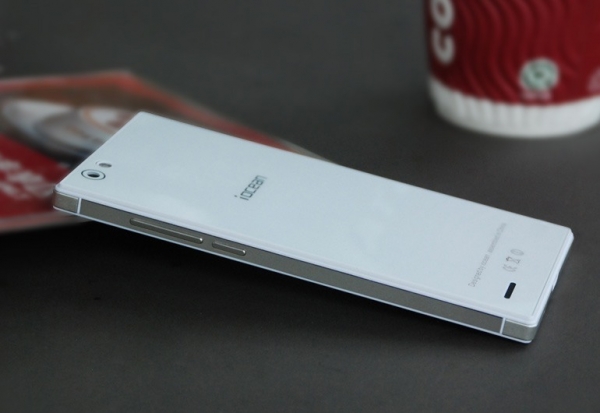 iOcean X8 Mini Pro: 8-ядрен Android KitKat смартфон от среден клас с цена 0