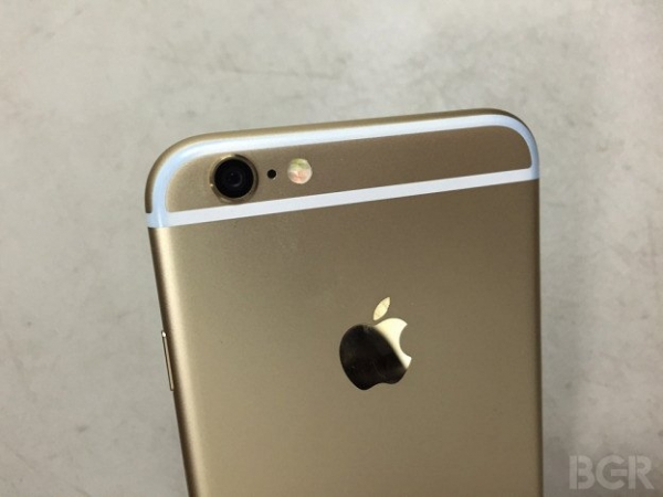 Носенето на iPhone 6 в дънките разваля външният му вид