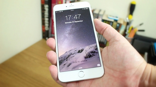 Американски оператор предлага програма iPhone for Life