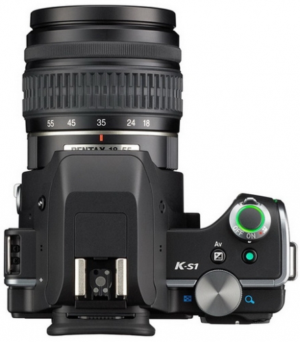 Pentax представи на пазара огледалния цифров фотоапарат K-S1