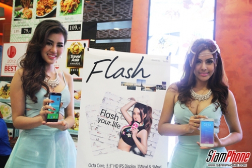 В Тайланд представиха Alcatel OneTouch Flash